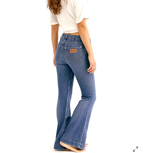 Wrangler Denim - Wrangler Exaggerated Boot Jeans